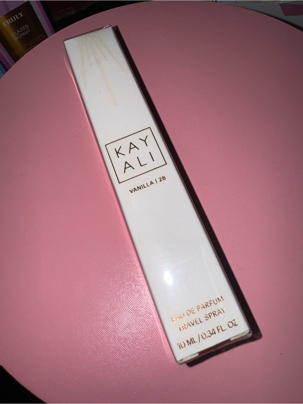 Sephora Kayali Vanilla 28 Travel Spray - White & Pink